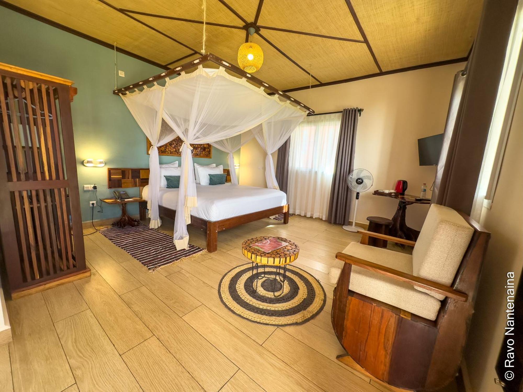 Bira Hotel Antsirabe Exterior photo