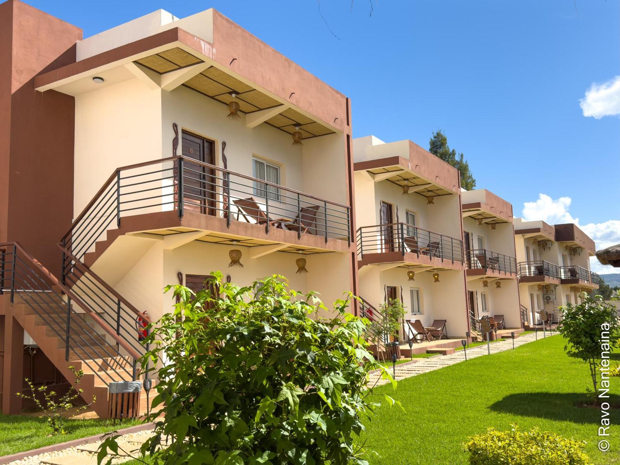 Bira Hotel Antsirabe Exterior photo
