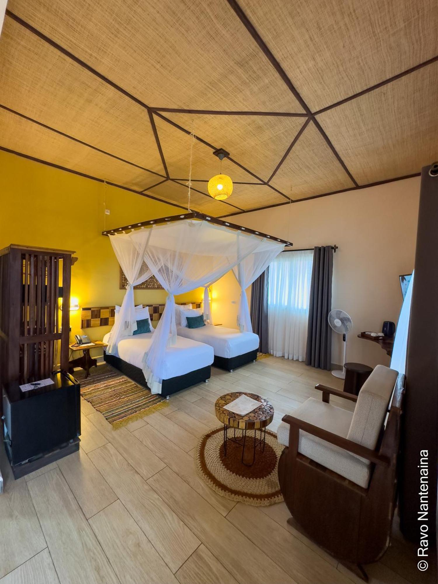 Bira Hotel Antsirabe Exterior photo